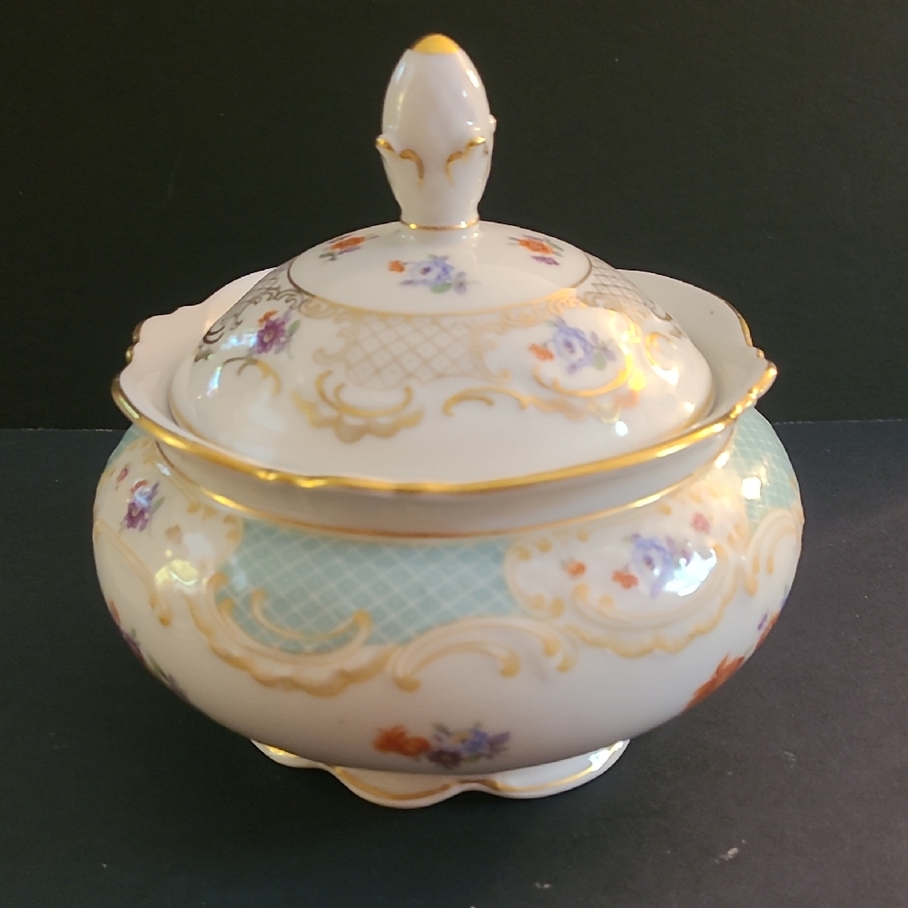 Bavaria Schumann Porcelain Sugar Bowl with Lid